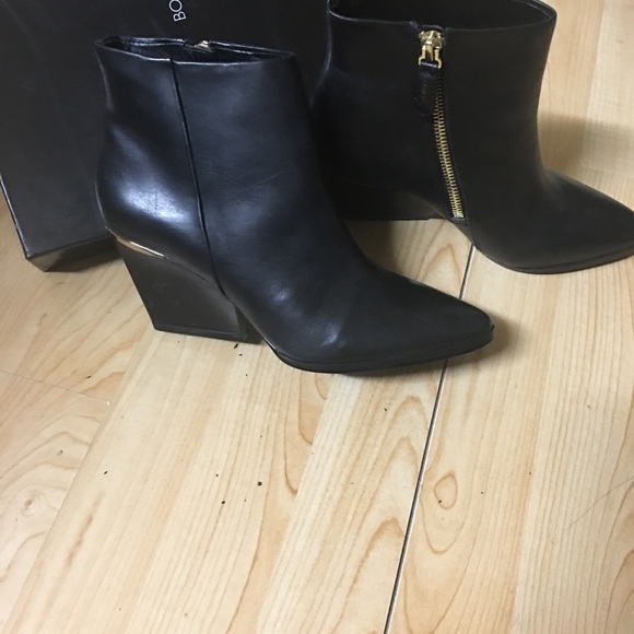 Boot - Picture 2 of 3